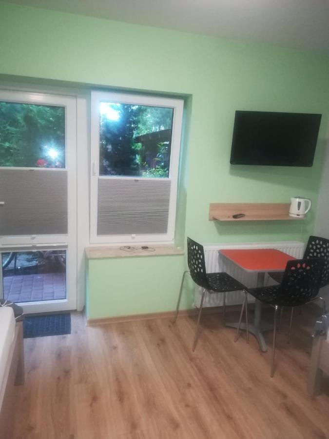 Noclegi Julia Pokoje 1-3 Parter Sniadanie Kontynentalne Kielce Buitenkant foto