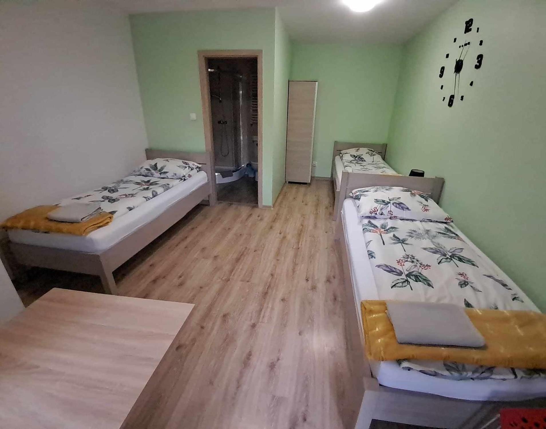 Noclegi Julia Pokoje 1-3 Parter Sniadanie Kontynentalne Kielce Buitenkant foto